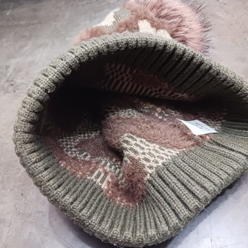 Hat - Picture 4 of 4